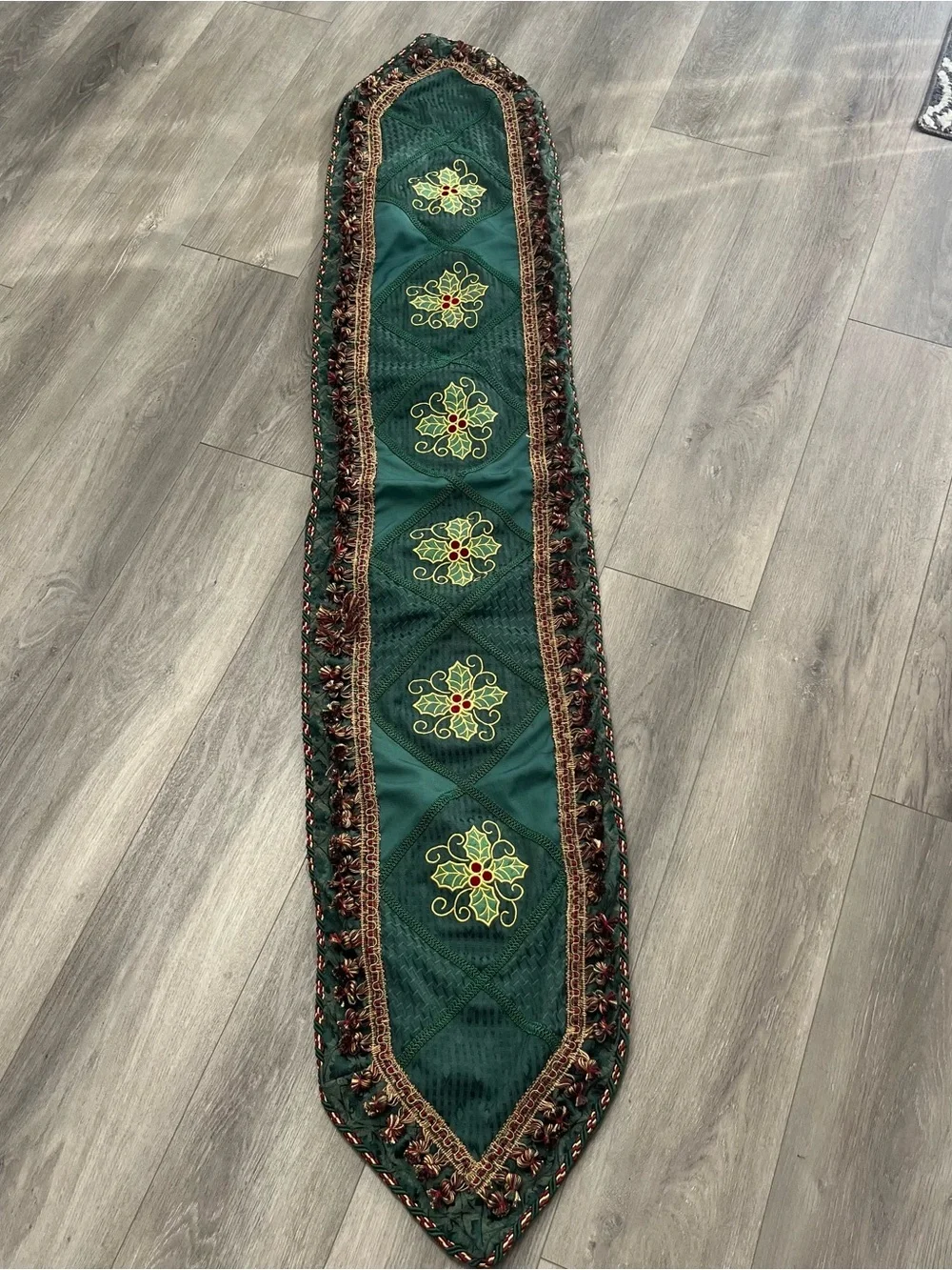 Vintage Style Christmas Table Runner 68” Green Embroidered Holly Floral Holiday